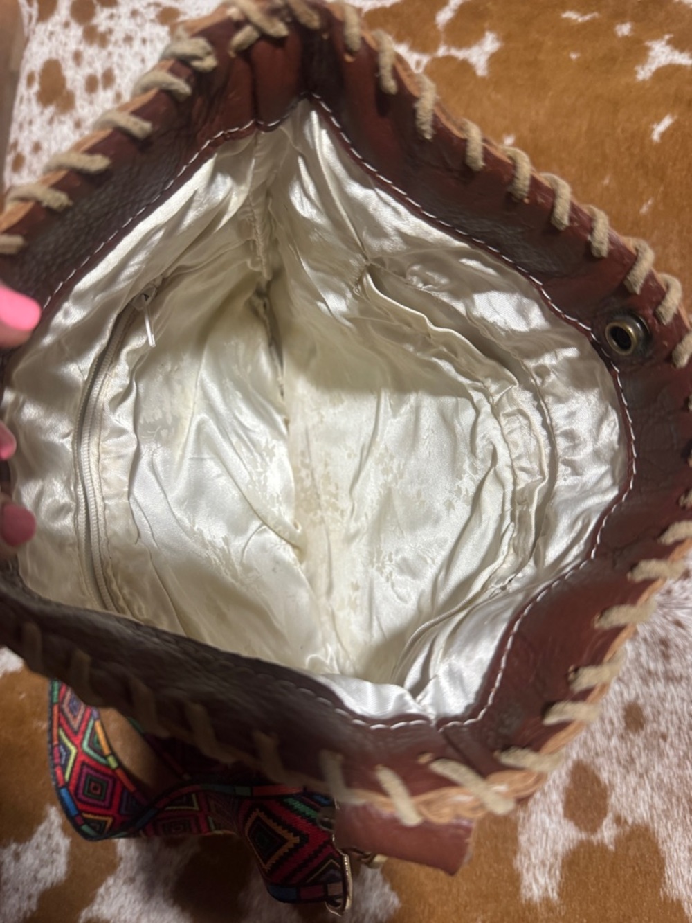 Real Leather~Fringed Boho Crossbody Bag in Cream and Brown - Picture 4 of 6